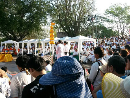 ประเพณีขึ้นเขาพนมรุ้ง บุรีรัมย์