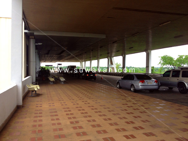 บรรยากาศชั้นบนรถจอดส่งผู้โดยสาร