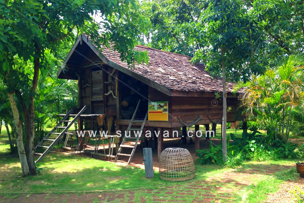บ้านโบราณอีสาน