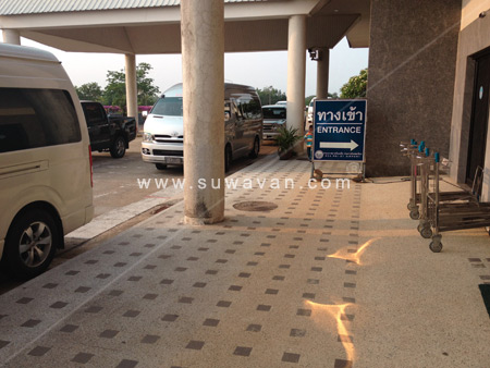 รถตู้ให้เช่าสนามบินร้อยเอ็ด