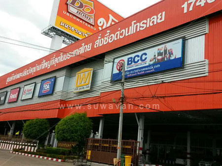 รถตู้ให้เช่าร้อยเอ็ด พาลูกค้าทำงานร้านวัศดุก่อสร้างในร้อยเอ็ด อุบล 
