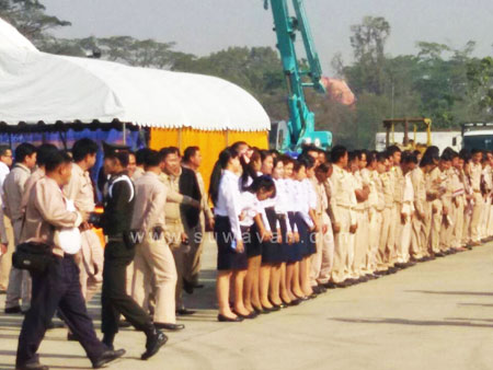 เจ้าหน้าที่ร่วมต้อนรับ รัฐมนตรีว่าการกระทรวงคมนาคม